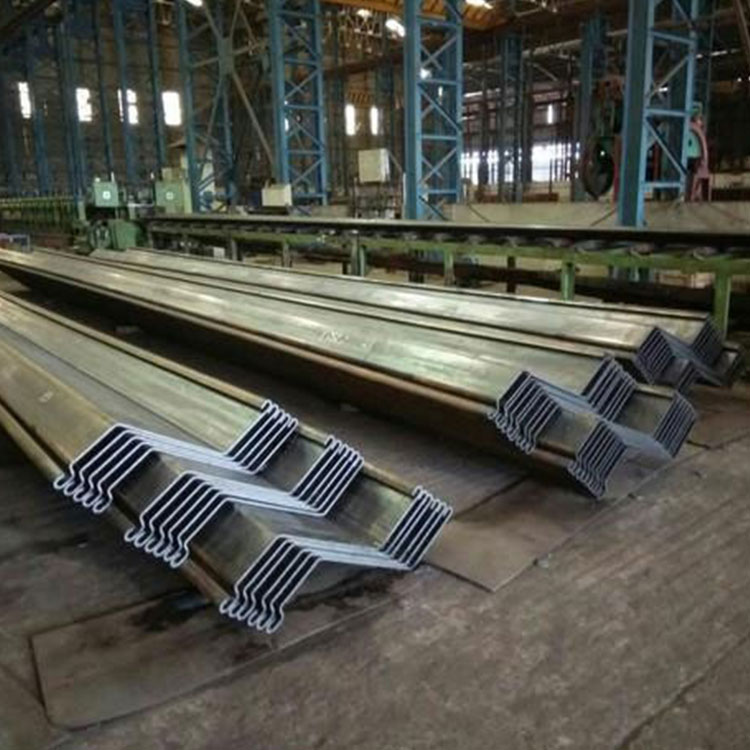 أكوام صفائح الفولاذ المشكلة على البارد